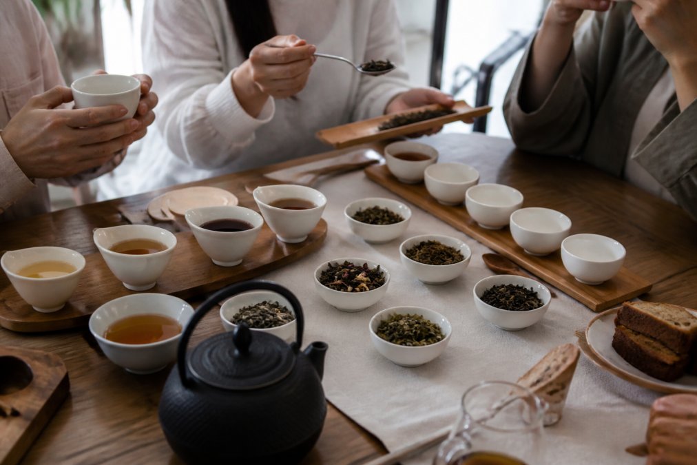 How to Host a Tea Tasting Party at Home
